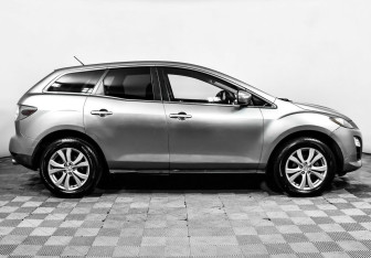Подержанный автомобиль Mazda CX-7 2010 года (4 фото)