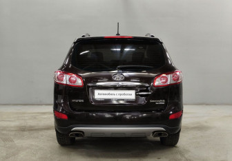 Подержанный автомобиль Hyundai Santa Fe 2012 года (6 фото)