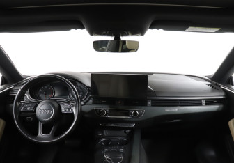 Подержанный автомобиль Audi A5 Coupe 2016 года (12 фото)