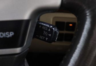 Подержанный автомобиль Toyota Land Cruiser Suv 2012 года (14 фото)