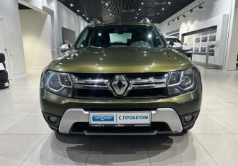 Подержанный автомобиль Renault Duster 2015 года (2 фото)