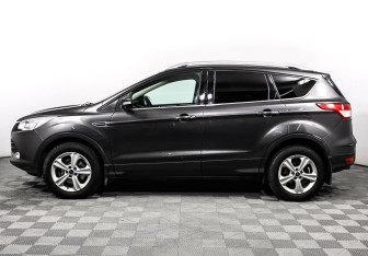 Подержанный автомобиль Ford Kuga 2015 года (3 фото)