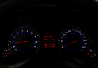 Подержанный автомобиль Infiniti FX 2009 года (9 фото)