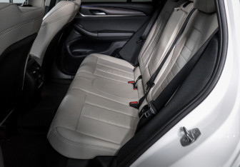 Подержанный автомобиль BMW X3 2018 года (10 фото)