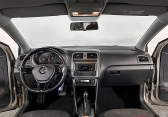 Подержанный автомобиль Volkswagen Polo Sedan 2018 года (14 фото)