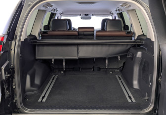 Подержанный автомобиль Toyota Land Cruiser Prado 2019 года (10 фото)