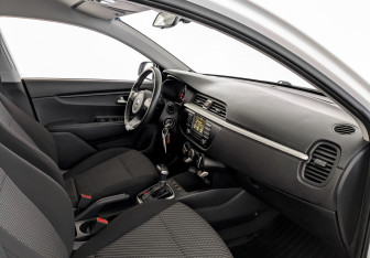Подержанный автомобиль Kia Rio Sedan 2020 года (11 фото)