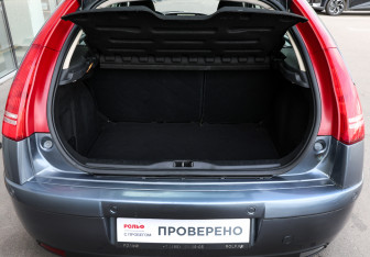 Подержанный автомобиль Citroen C4 Hatchback 2010 года (9 фото)