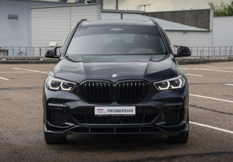 Подержанный автомобиль BMW X5 2022 года (4 фото)