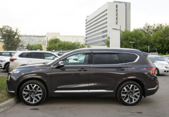 Подержанный автомобиль Hyundai Santa Fe 2021 года (18 фото)