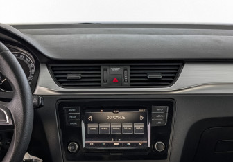 Подержанный автомобиль Skoda Rapid Liftback 2019 года (17 фото)