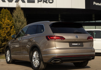 Подержанный автомобиль Volkswagen Touareg 2018 года (5 фото)