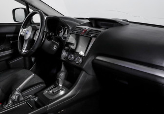Подержанный автомобиль Subaru XV 2014 года (9 фото)