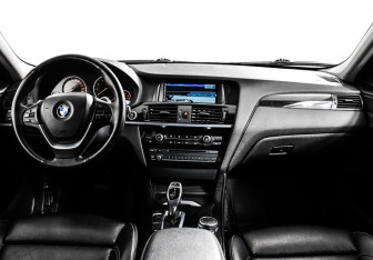 Подержанный автомобиль BMW X4 2015 года (11 фото)