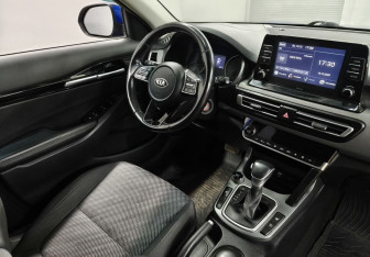 Подержанный автомобиль Kia Seltos 2020 года (10 фото)