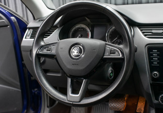 Подержанный автомобиль Skoda Octavia Liftback 2018 года (17 фото)