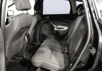 Подержанный автомобиль Ford Kuga 2015 года (15 фото)