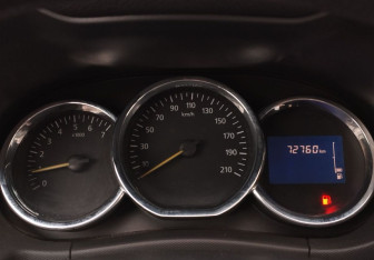 Подержанный автомобиль Renault Duster 2017 года (12 фото)