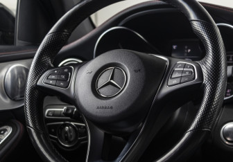 Подержанный автомобиль Mercedes-Benz GLC AMG 2018 года (14 фото)