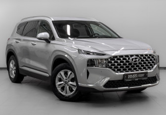 Подержанный автомобиль Hyundai Santa Fe 2021 года (3 фото)