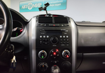 Подержанный автомобиль Suzuki Grand Vitara 2007 года (17 фото)