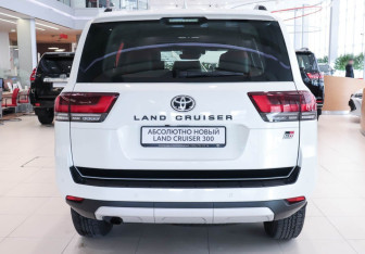 Новый Toyota Land Cruiser Suv 2025 (4 фото)