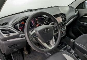 Подержанный автомобиль LADA (ВАЗ) Vesta Sedan 2019 года (13 фото)