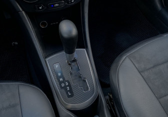 Подержанный автомобиль Hyundai Solaris Sedan 2012 года (18 фото)