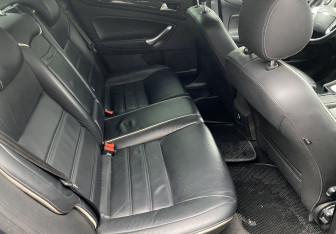 Подержанный автомобиль Ford Mondeo Sedan 2012 года (11 фото)