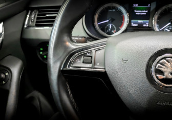 Подержанный автомобиль Skoda Octavia Liftback 2018 года (26 фото)