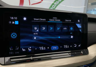 Подержанный автомобиль Skoda Octavia Liftback 2023 года (21 фото)