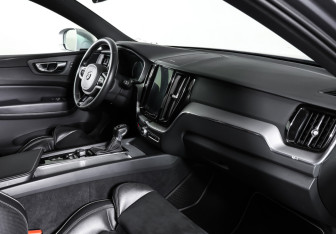 Подержанный автомобиль Volvo XC60 2019 года (11 фото)
