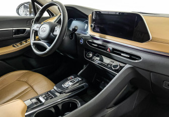 Подержанный автомобиль Hyundai Sonata 2020 года (9 фото)