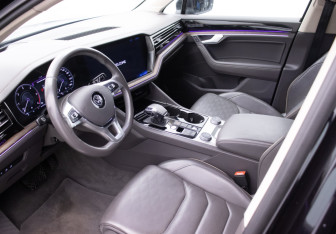Подержанный автомобиль Volkswagen Touareg 2019 года (10 фото)