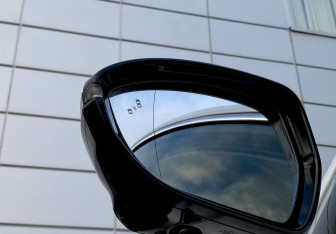 Подержанный автомобиль Hongqi HS5 2023 года (21 фото)