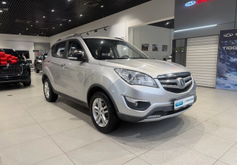 Подержанный автомобиль Changan CS35 2016 года (3 фото)