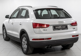 Подержанный автомобиль Audi Q3 2015 года (6 фото)
