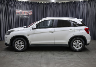 Подержанный автомобиль Citroen C4 Aircross 2014 года (8 фото)