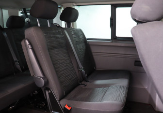 Подержанный автомобиль Volkswagen Caravelle 2021 года (10 фото)