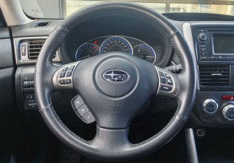 Подержанный автомобиль Subaru Forester Suv 2011 года (15 фото)