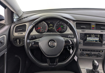Подержанный автомобиль Volkswagen Golf Hatchback 2016 года (21 фото)