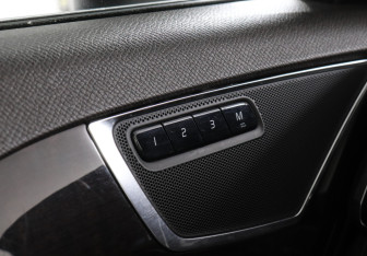 Подержанный автомобиль Volvo XC90 2015 года (15 фото)