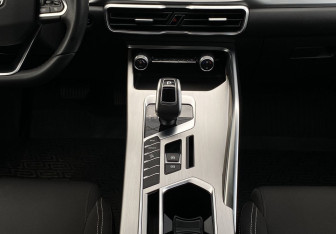Подержанный автомобиль Geely Coolray 2021 года (13 фото)