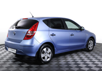 Подержанный автомобиль Hyundai i30 Hatchback 2011 года (5 фото)