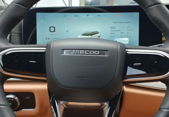 Подержанный автомобиль Jaecoo J8 2024 года (14 фото)
