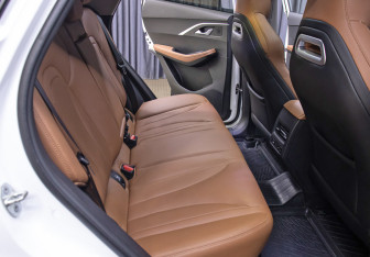 Подержанный автомобиль Omoda C5 2023 года (12 фото)