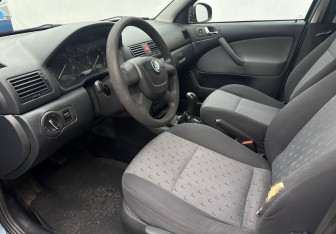 Подержанный автомобиль Skoda Octavia Wagon 2010 года (9 фото)