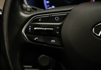 Подержанный автомобиль Hyundai Santa Fe 2019 года (12 фото)