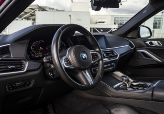 Подержанный автомобиль BMW X6 2020 года (12 фото)