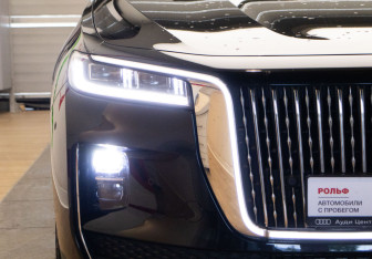 Подержанный автомобиль Hongqi H9 2023 года (38 фото)